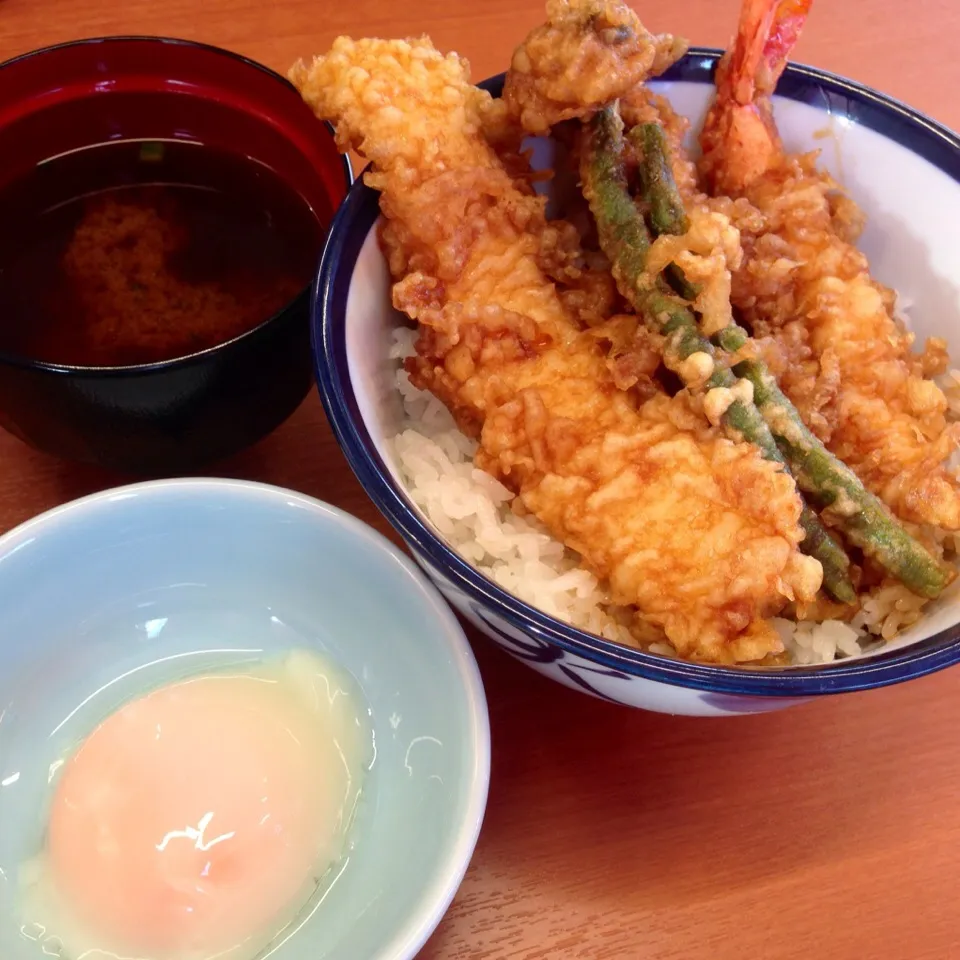 Snapdishの料理写真:大江戸天丼 半熟卵付き|chacoさん