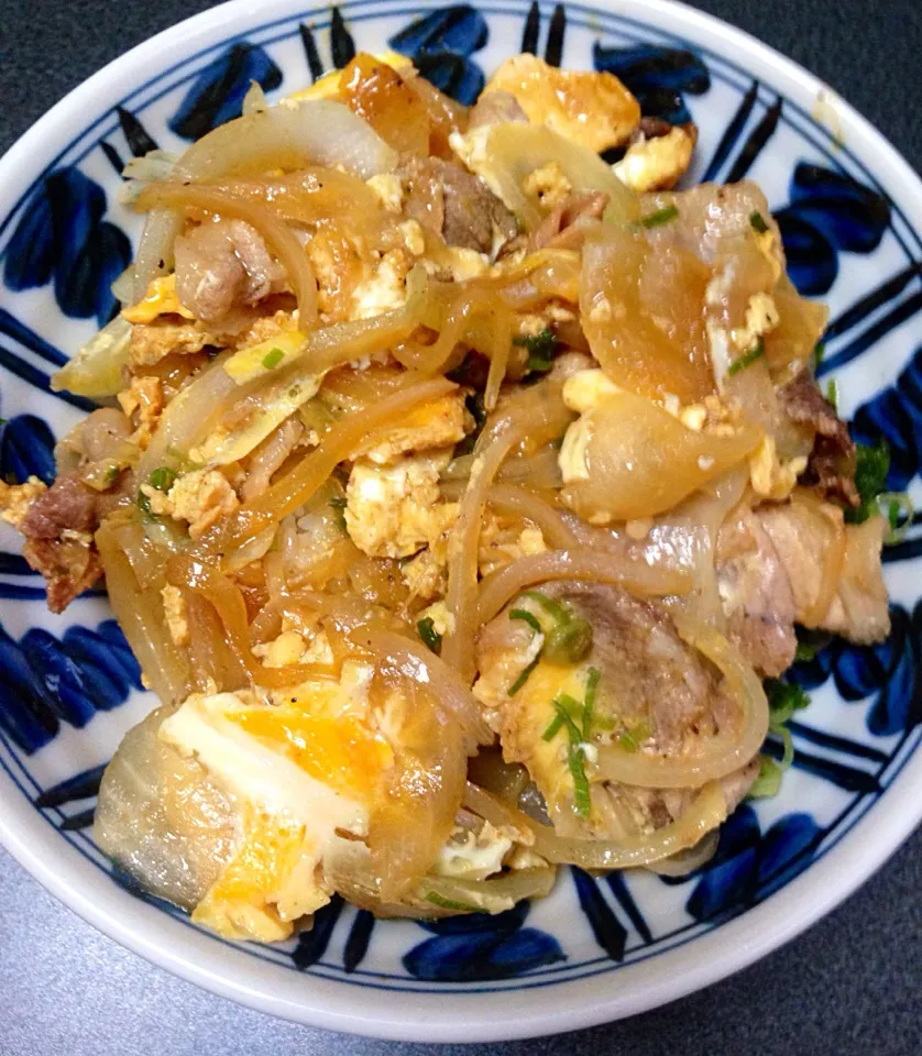 Snapdishの料理写真:今日は牛丼作ったった……エバラ焼肉のタレ辛口使うと簡単だよwww|Norifumi Hosogayaさん