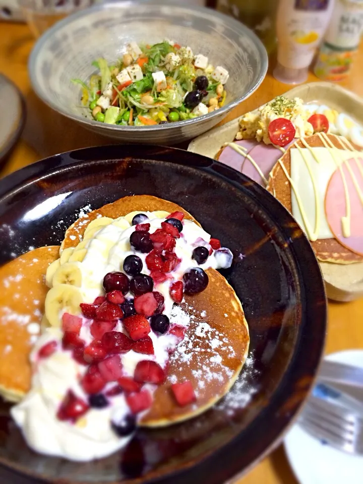 ベリーとバナナのパンケーキ♫|山本佳子さん