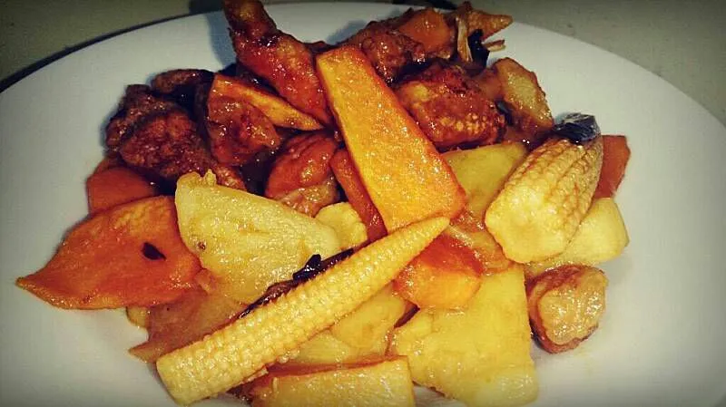 Pineapple...sweet baby corn...fry pork Hawaii style.|roseさん