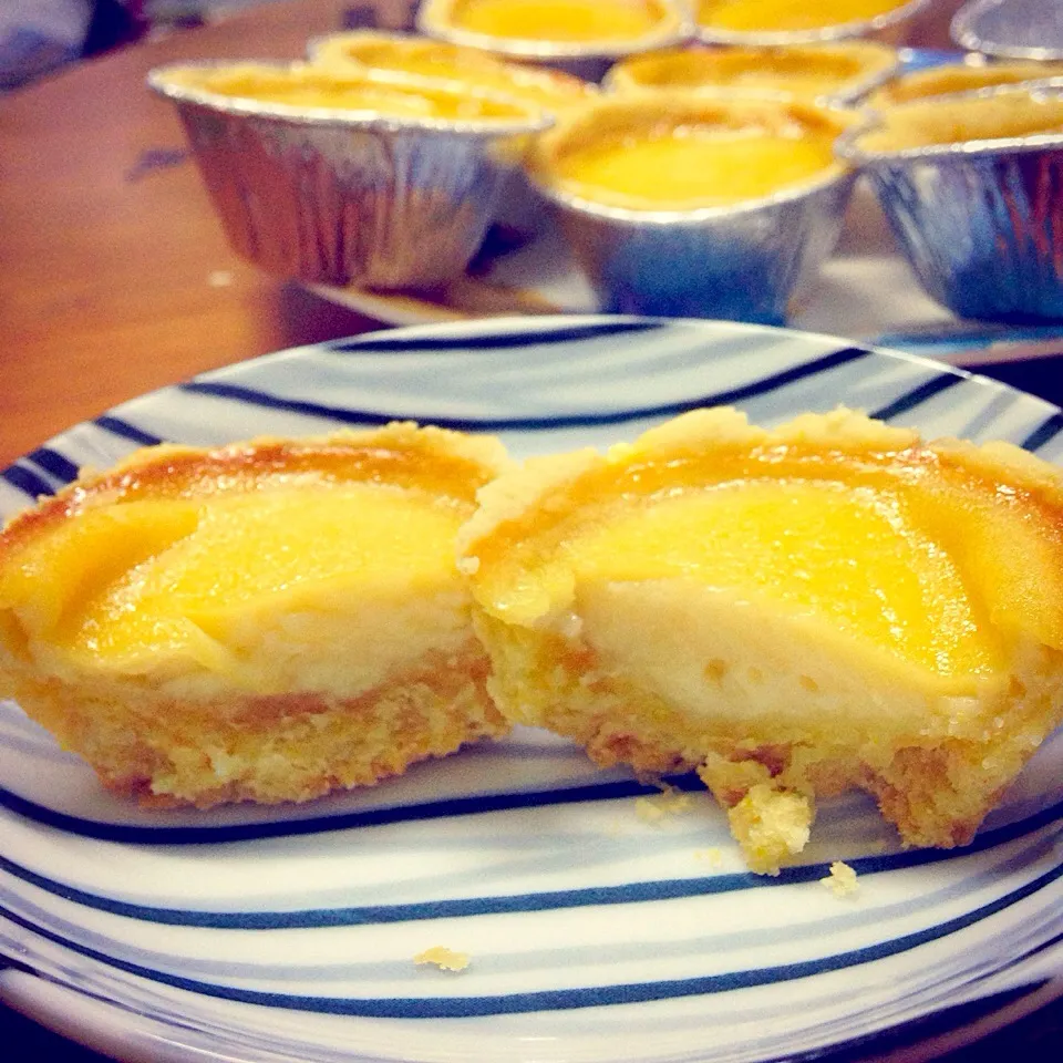 Snapdishの料理写真:Egg tarts|yewwwさん