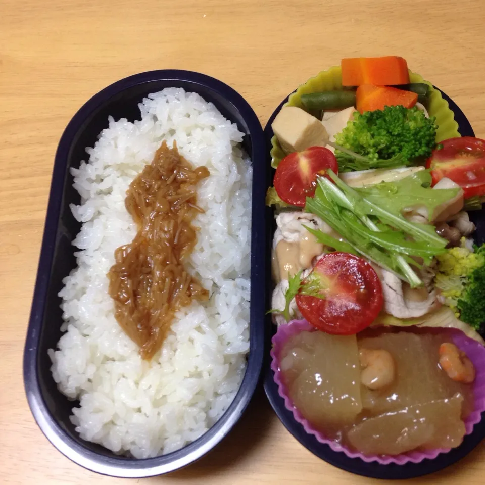 Snapdishの料理写真:冷しゃぶサラダ弁当🍱|macco7さん