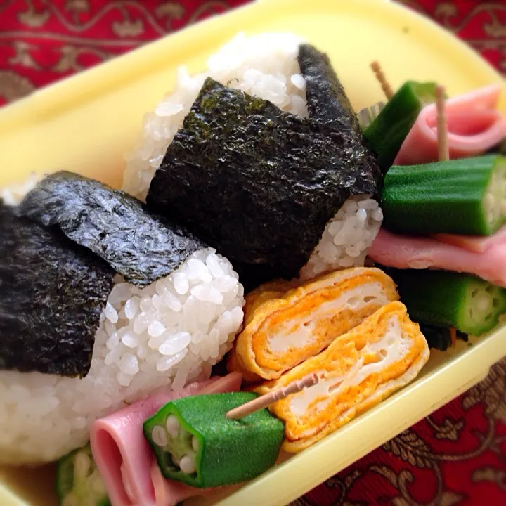 Snapdishの料理写真:海苔むすび弁当|もえさん