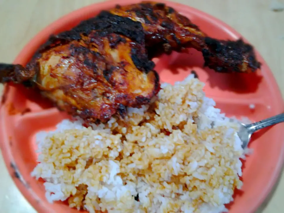 pollo con BBQ con arroz blanco|Andy Jacoboさん