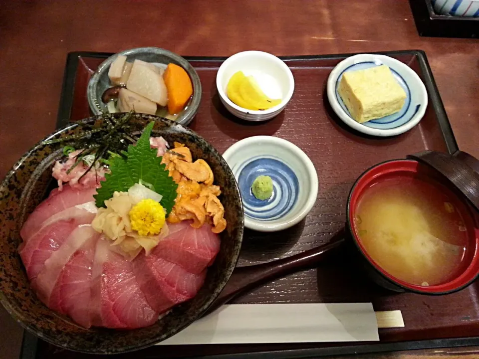 Sashimi set|Iris Petitmanさん