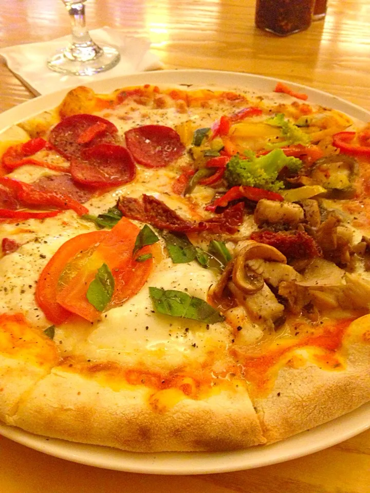 Quattro Pizza at Biella Ristorante|marish pradoさん