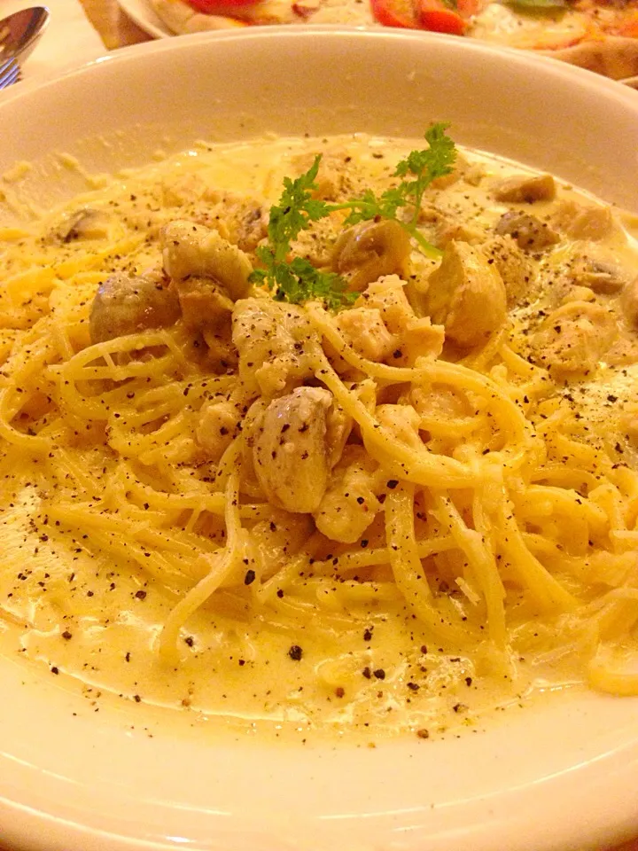 Spaghetti in Alfredo sauce at Biella Ristorante|marish pradoさん