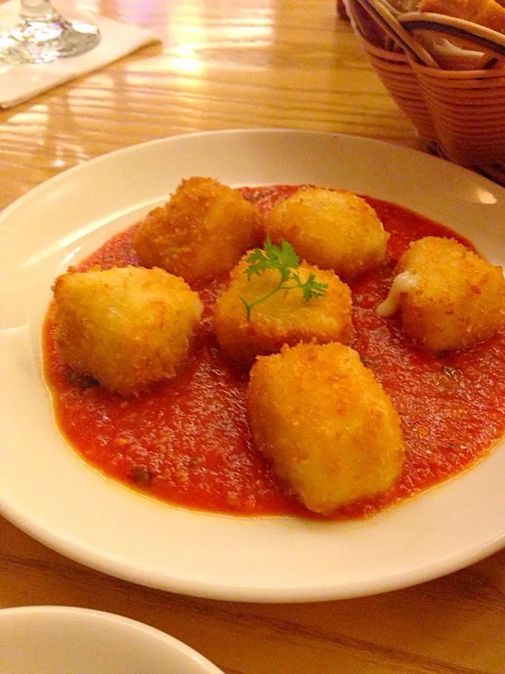 Fried Mozzarella in spicy sauce at Biella Ristorante|marish pradoさん