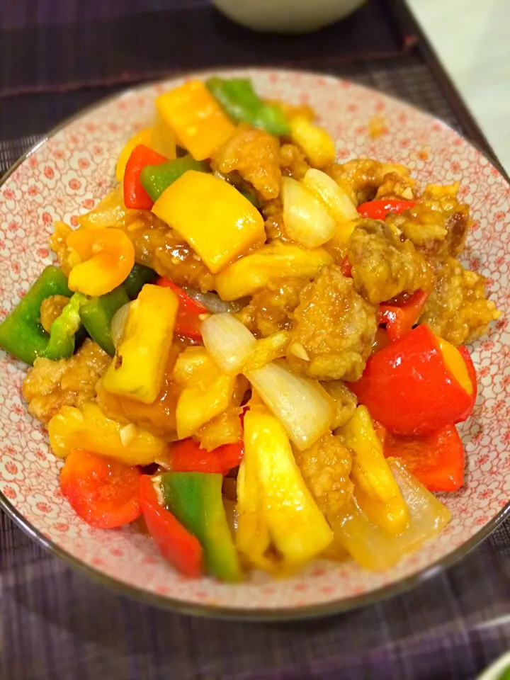 Sweet sour pork with Myanmar pineapple & my dad's onion/garlic|Sachiko Tomimoriさん