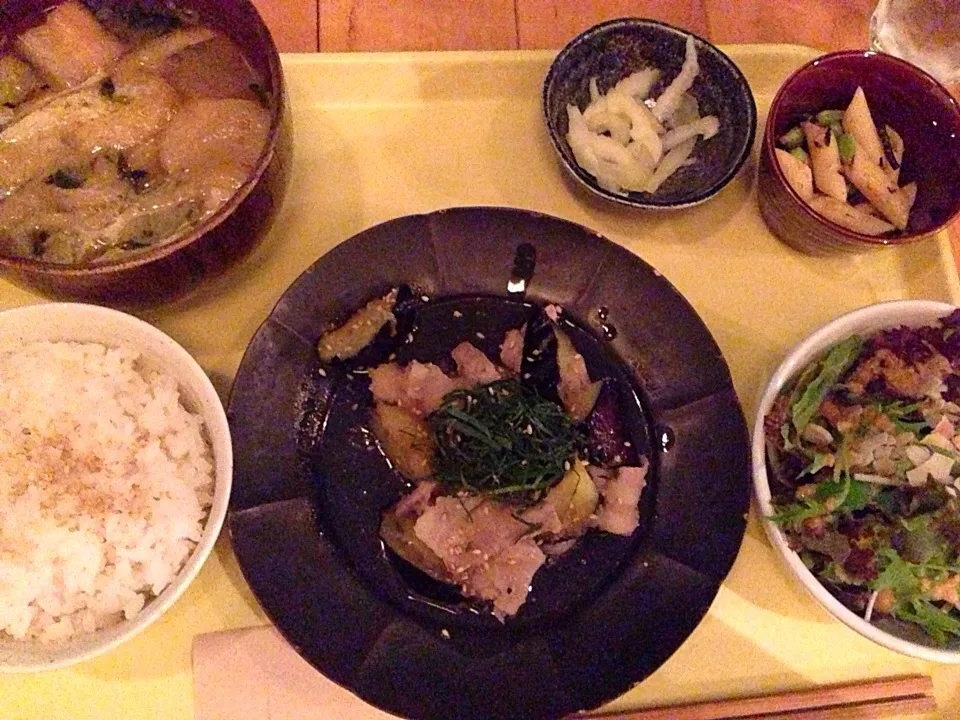 日替り夜ごはん定食🌙揚げナスと豚肉のみぞれ煮定食〜大葉をのせて〜🐷|こいちさん