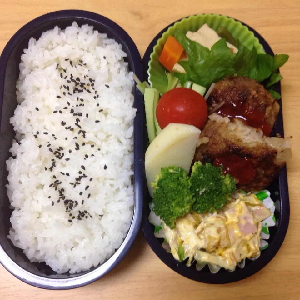 Snapdishの料理写真:メンチカツ弁当🍱|macco7さん