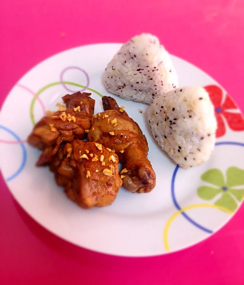 Snapdishの料理写真:**My Marinated GarLic Chicken Fry & Onigiri**😋|Irish Zaragozaさん