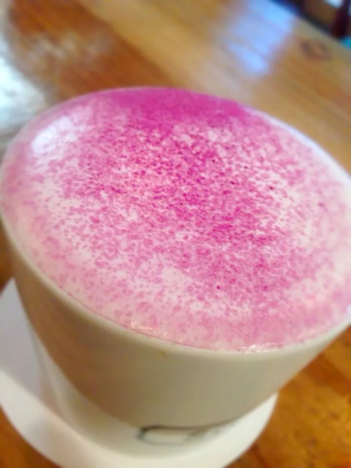 Purple potato latte! ムラサキ芋ラテ（≧∇≦）|Tanuさん