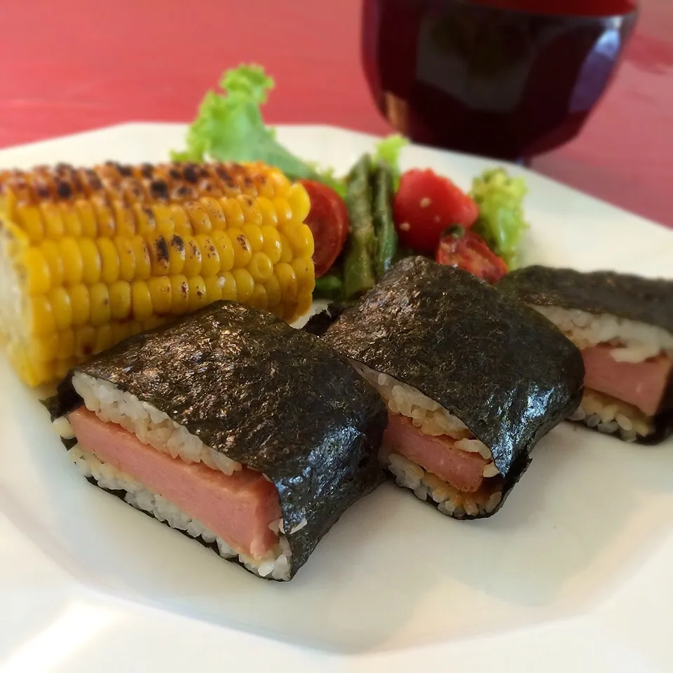 オオトモさんの料理                       たたみスパムお握りの作り方|志野さん