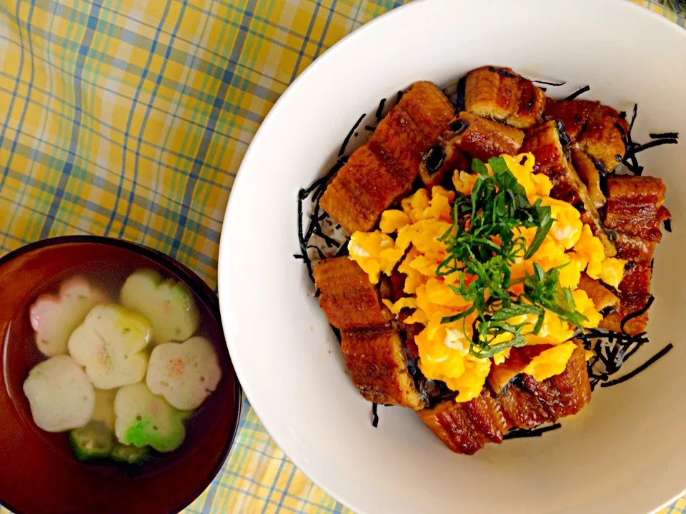 鰻タマゴ丼とお吸い物|水野愛日(ミズノマナビ)さん