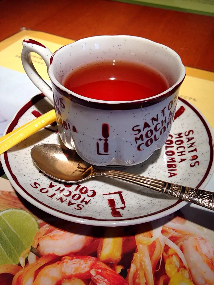 紅茶☕️タイ料理のレストランでランチ✨最後に出た紅茶のコップが可愛いから撮っちゃった😁|Tanni Kaさん