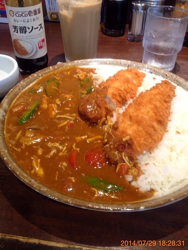 ささみカツ夏野菜カレー三辛   plusカフェオレ|るみおんさん