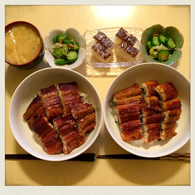 土用の丑〜♡鰻丼☆きゅうり＆キャベツの漬け物☆お味噌汁☆土用餅|とまこ(*^o^*)さん