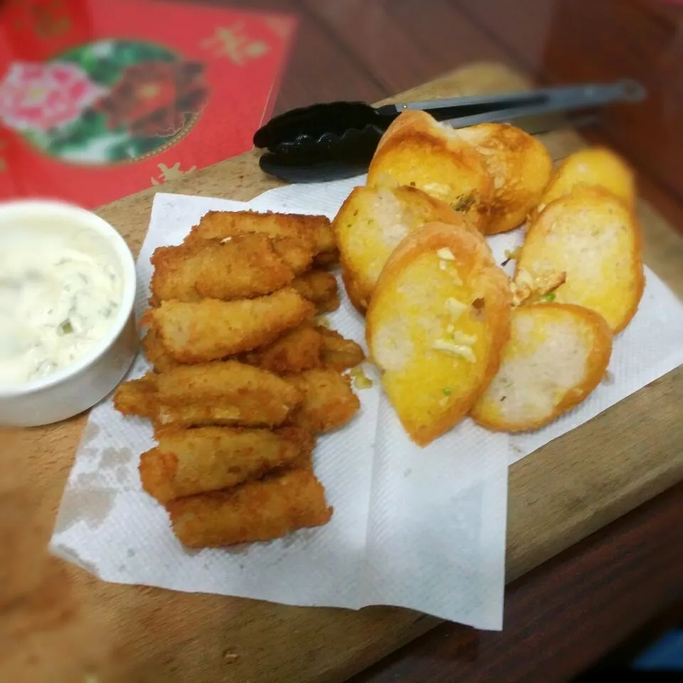 Fish finger &  garlic bread &  tartar sauce|Ivanさん