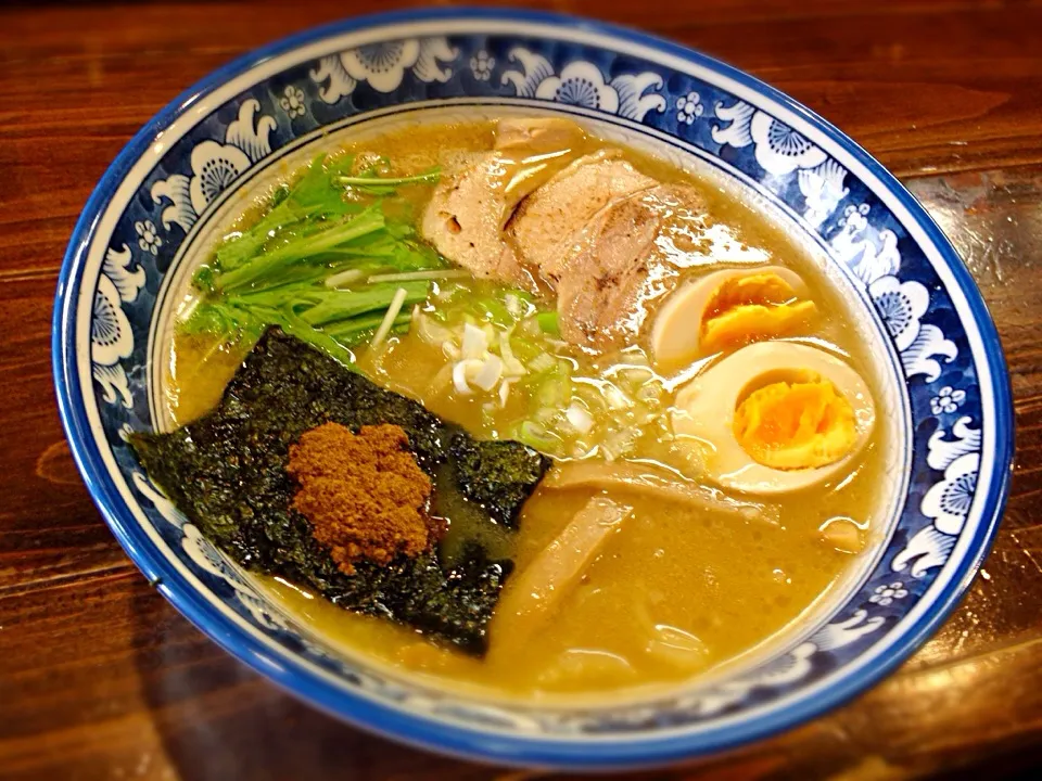 ＠麺屋桜🌸『美也子さんお勧めの味玉中華そば♪ まいう〜でした！』|TETSU♪😋さん