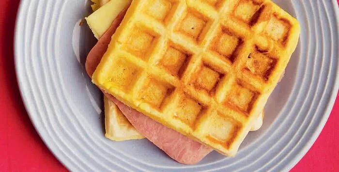 Ham and Cheese Wafflewich|EriLorn foodtripさん