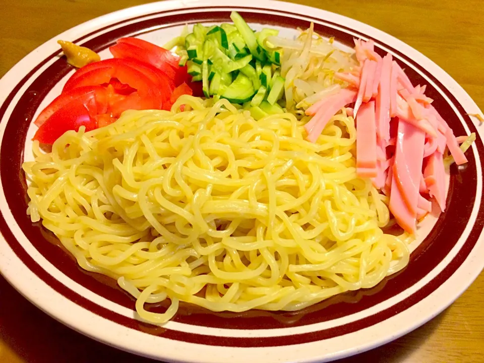 冷やし中華で夕食🍜🍜|かずみさん