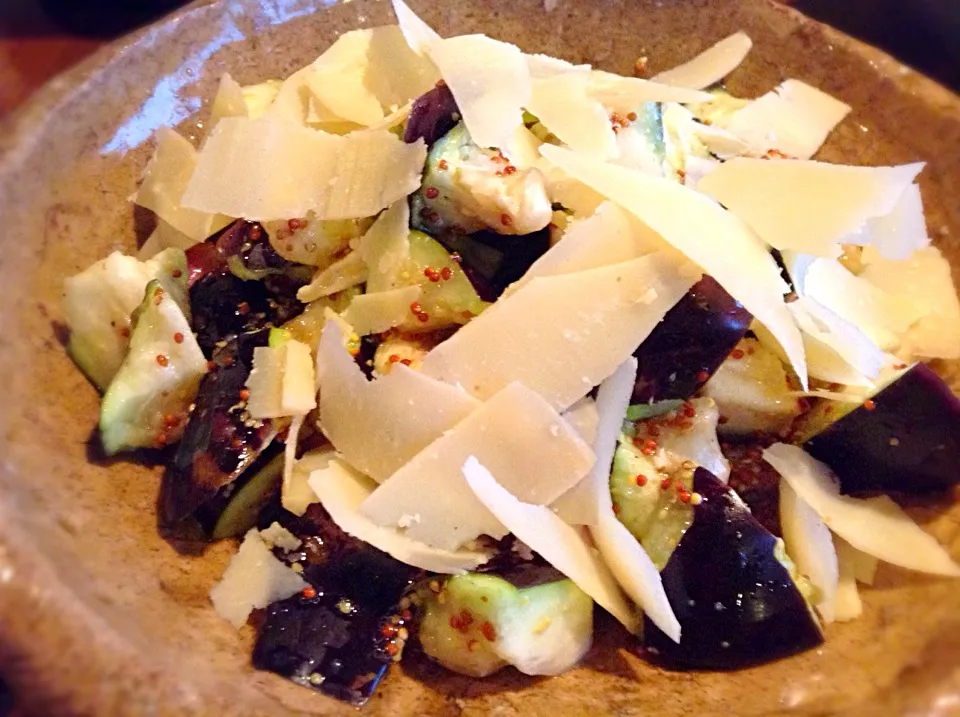 ITaLiaN SteAk SaLaD ToPpEd WiTh ShAveD PaRmEsAn..|GeMzKiTchさん