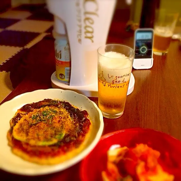 本日、ビールサーバーが届きました❗️お好み焼きとキムチ豆腐でいただきました。|リリエリーさん