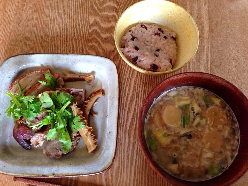 赤飯＆中華街で買ったモツ達|tkさん