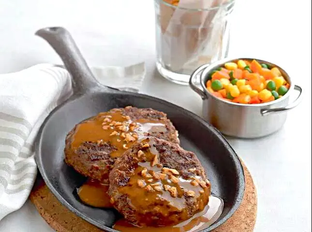 Sizzling Salisbury Steak|EriLorn foodtripさん