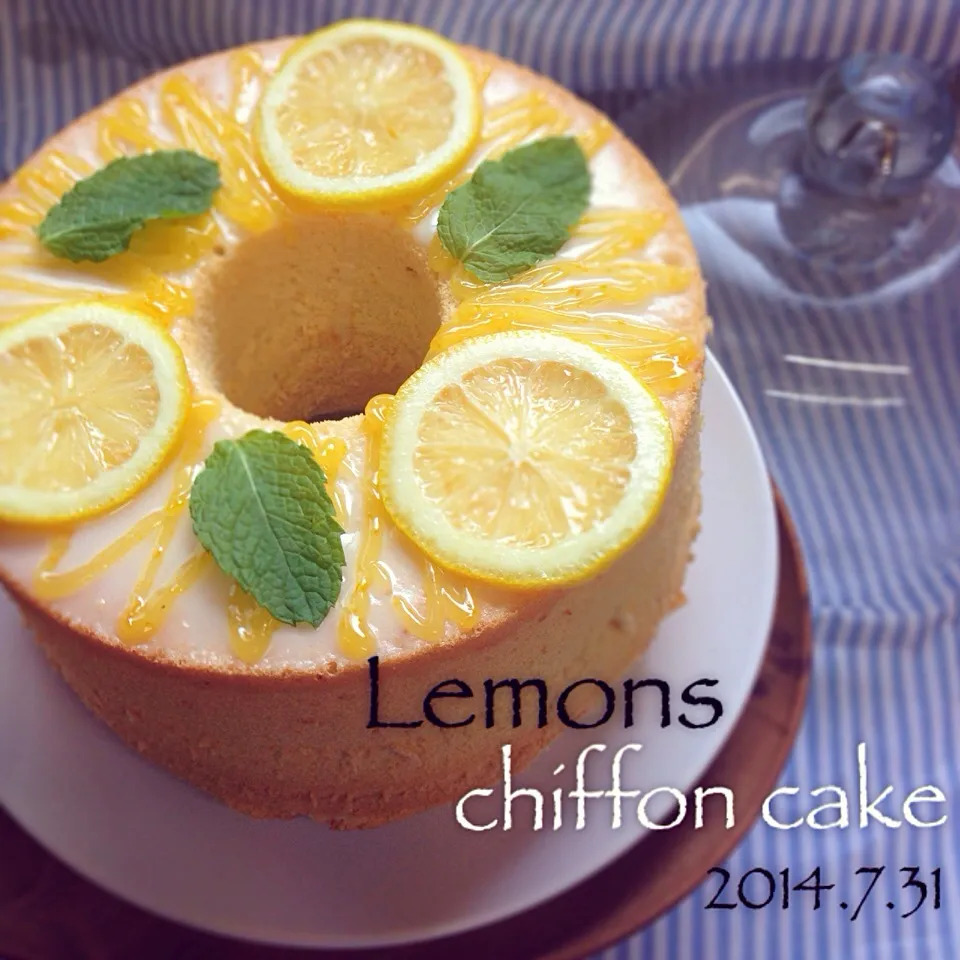 Snapdishの料理写真:レモン🍋シフォンケーキ|YUKOさん