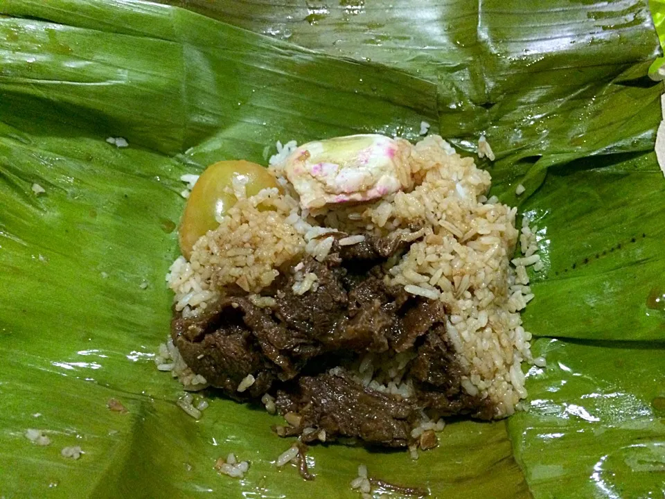 Beef tapa with salted egg and tomato|jennifer tan bartolomeさん