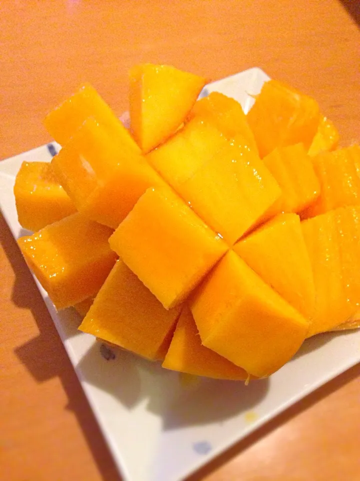 Snapdishの料理写真:Taiwan mangoes 台湾マンゴー|Funky Chefさん