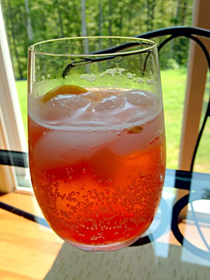 Snapdishの料理写真:Homemade strawberry soda|sanae carrさん