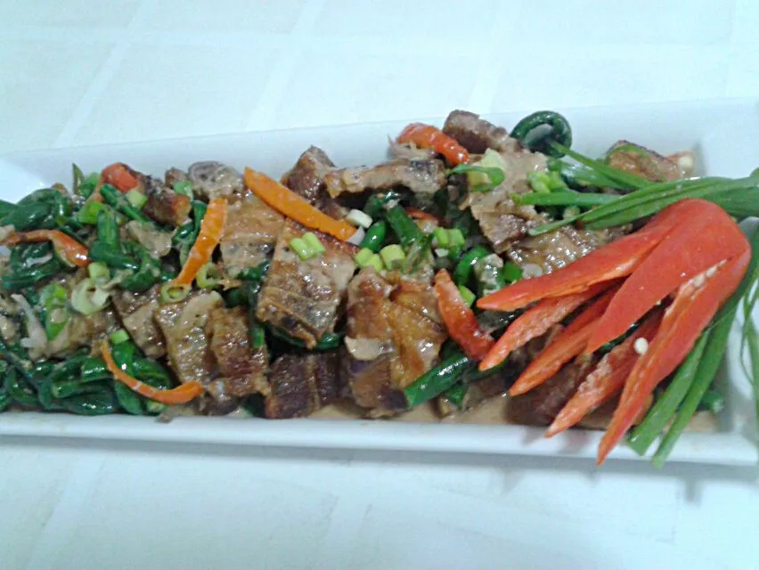 Stewed Crunchy Pork Belly with Coco milk & Shrimp Paste|Jaynard Ceriñoさん