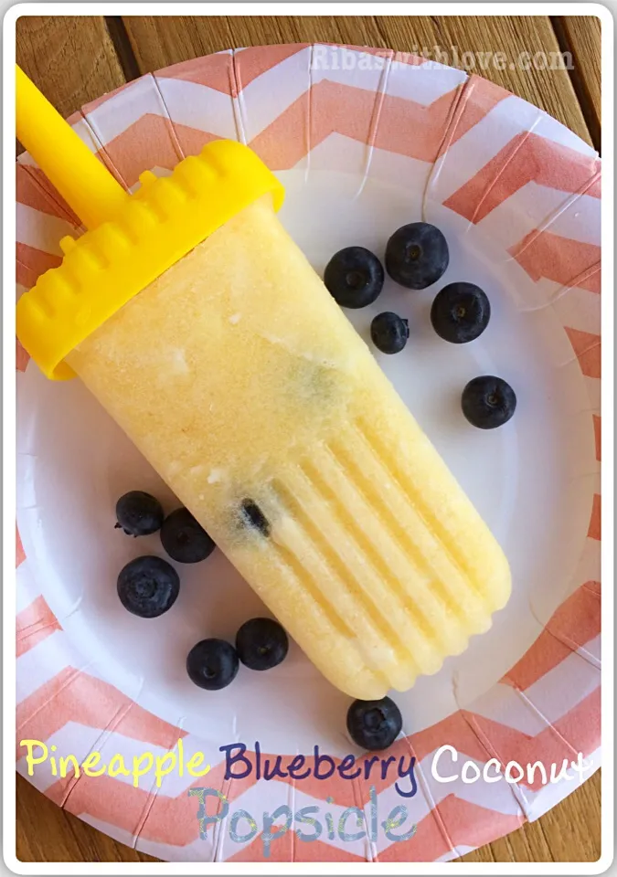 Pineapple Blueberry Coconut Popsicle|Ribas with Loveさん