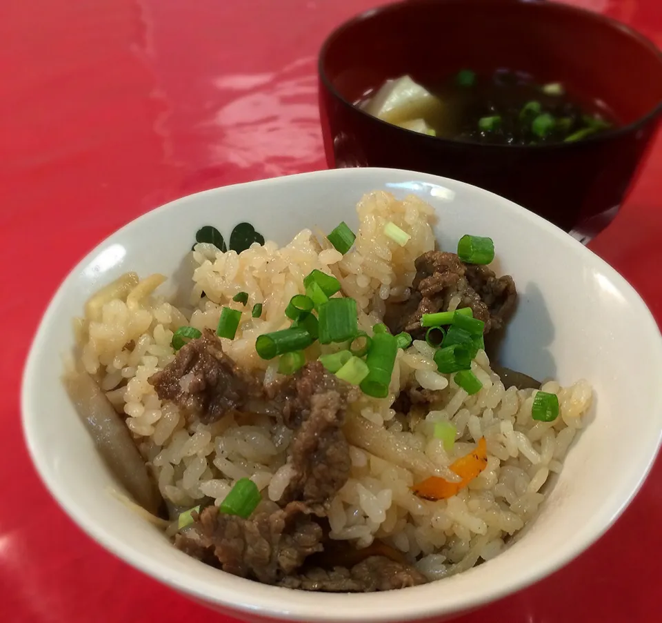 すずらんさんの料理                     ダシダで牛肉炊き込みご飯♪        新生姜入り〜|志野さん