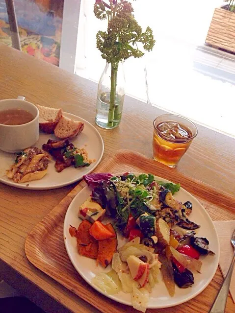 Snapdishの料理写真:オーガニックカフェランチ🍴💛|まみりんごさん