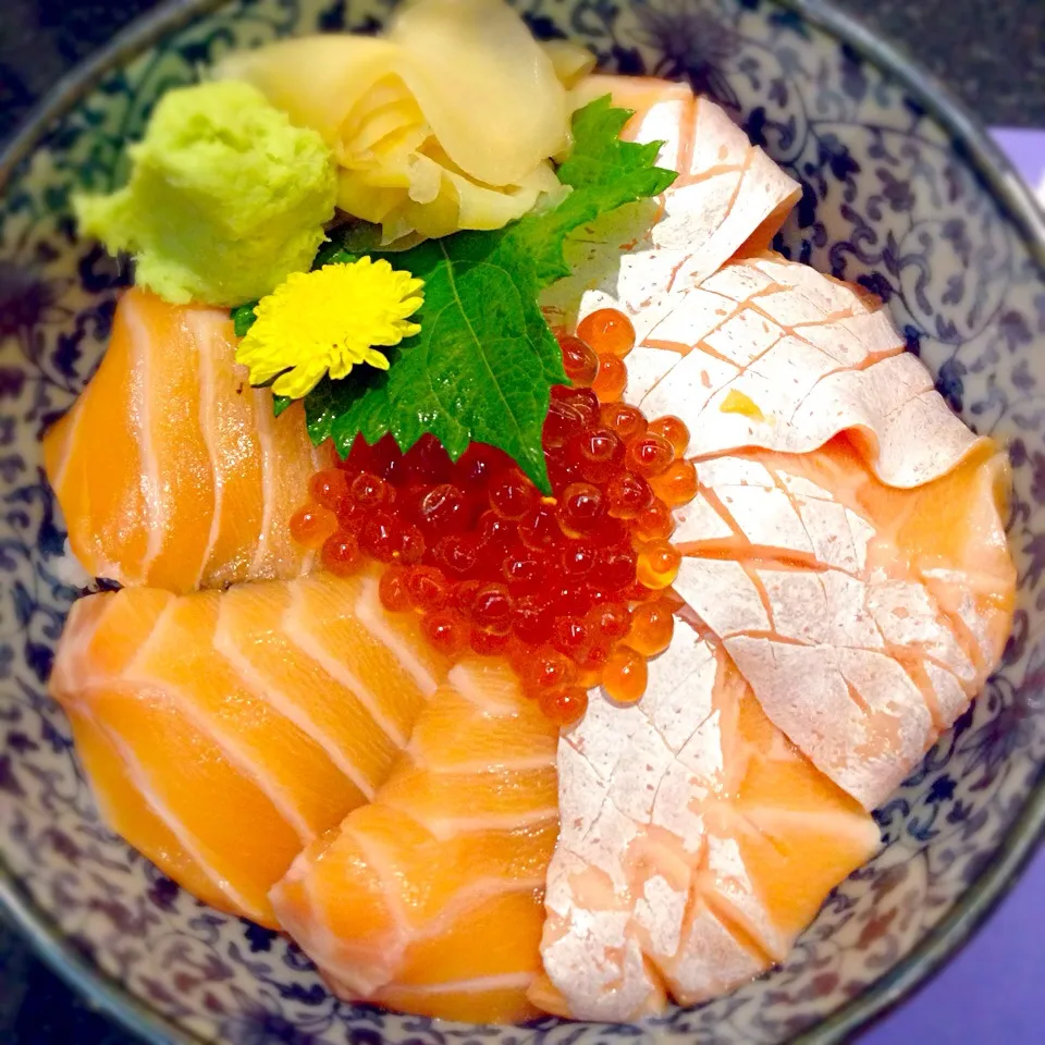 Salmon & Salmon Toro Don|Aoy Napapornさん