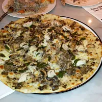 Snapdishの料理写真:Pizza Pollo E Porcini Romana|Angela Rachelさん