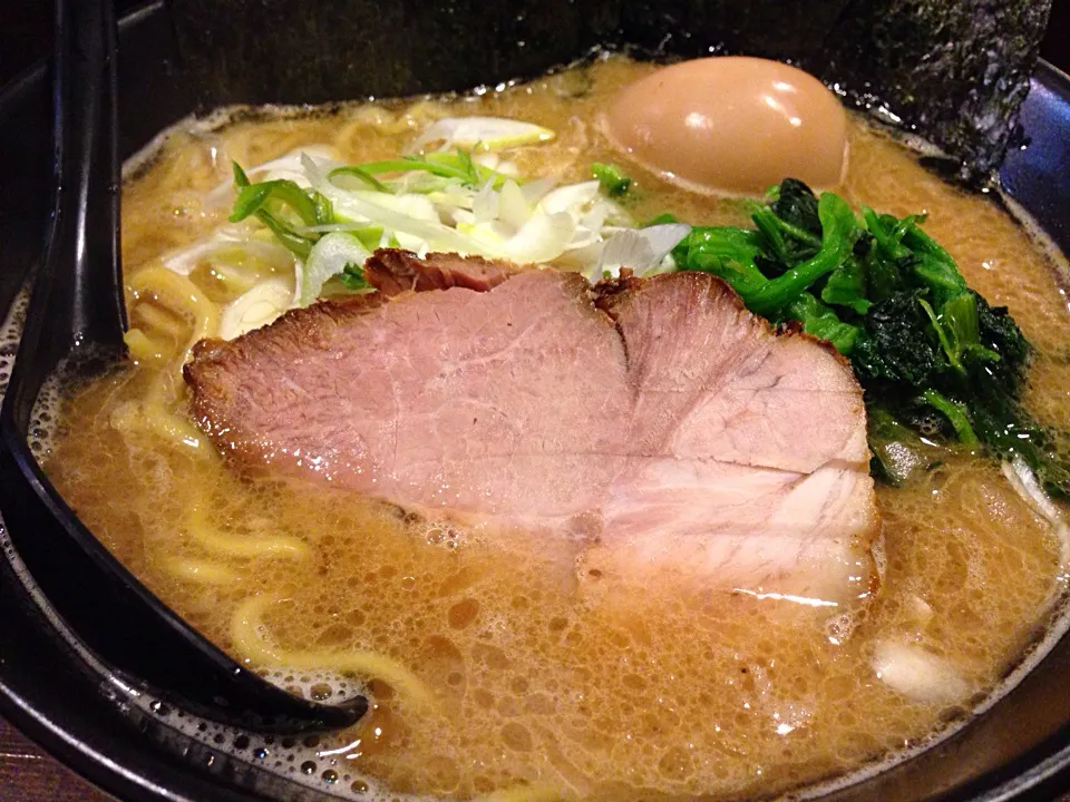 西八王子 だる磨 しょうゆラーメン+味玉750円|としおさん