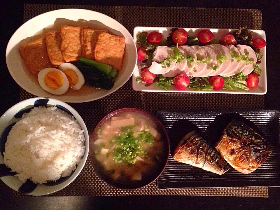 鯖塩焼き、鶏ハムサラダ、煮物、豆腐と揚げのお味噌汁|ayumiさん