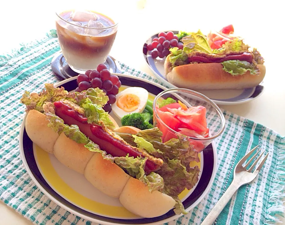 Snapdishの料理写真:ホットドッグの朝ご飯|有山さん