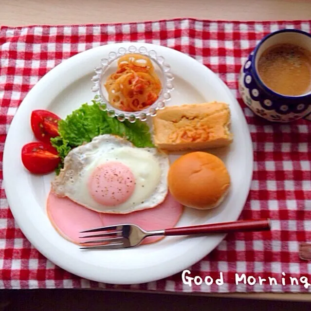 私が焼いたチーズケーキ❤︎パパのお土産チョコクリームパンの朝♪|kirariさん