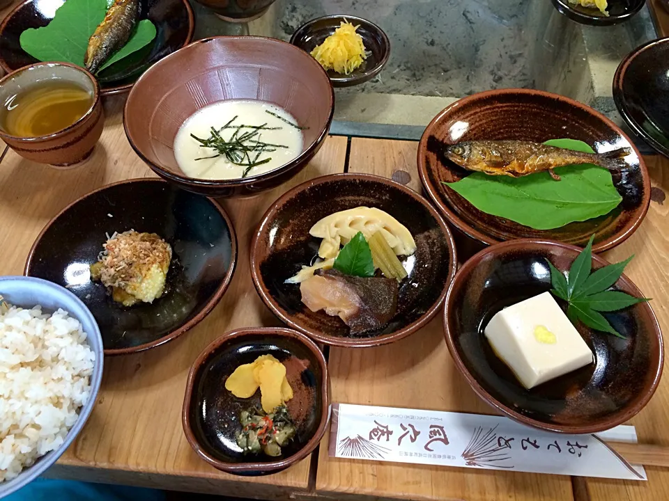 神鍋高原・風穴庵にて。|さらば広島の長きまつげ(東京なう)さん