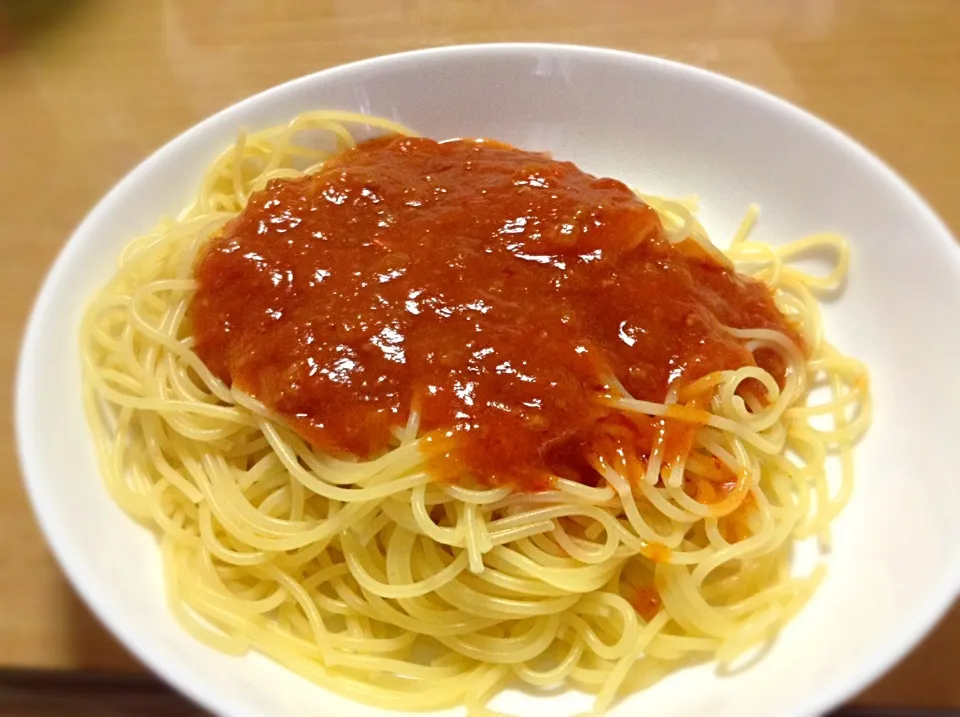 Snapdishの料理写真:トマトソースパスタ|ちはやふるさん