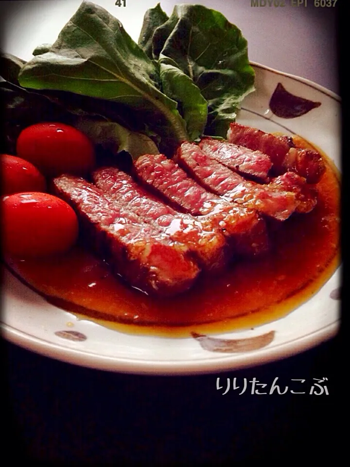 柚子胡椒おろしと玉ねぎおろしポン酢ソースの和牛内もものステーキ🐃|りりたんこぶさん