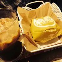 Snapdishの料理写真:絶品チーズバーガー|しゅんさん