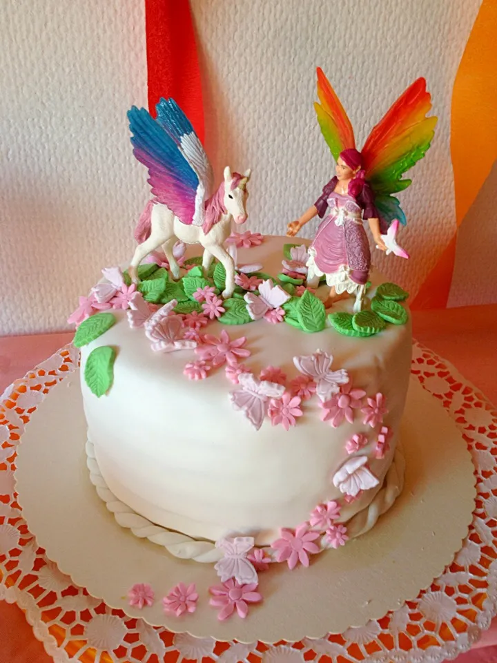 Unicorn Birthday Cake|Yunita Weisさん