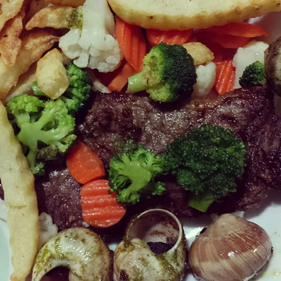 Air Fried Steak with Escargots and brocoli|Goh-sanさん